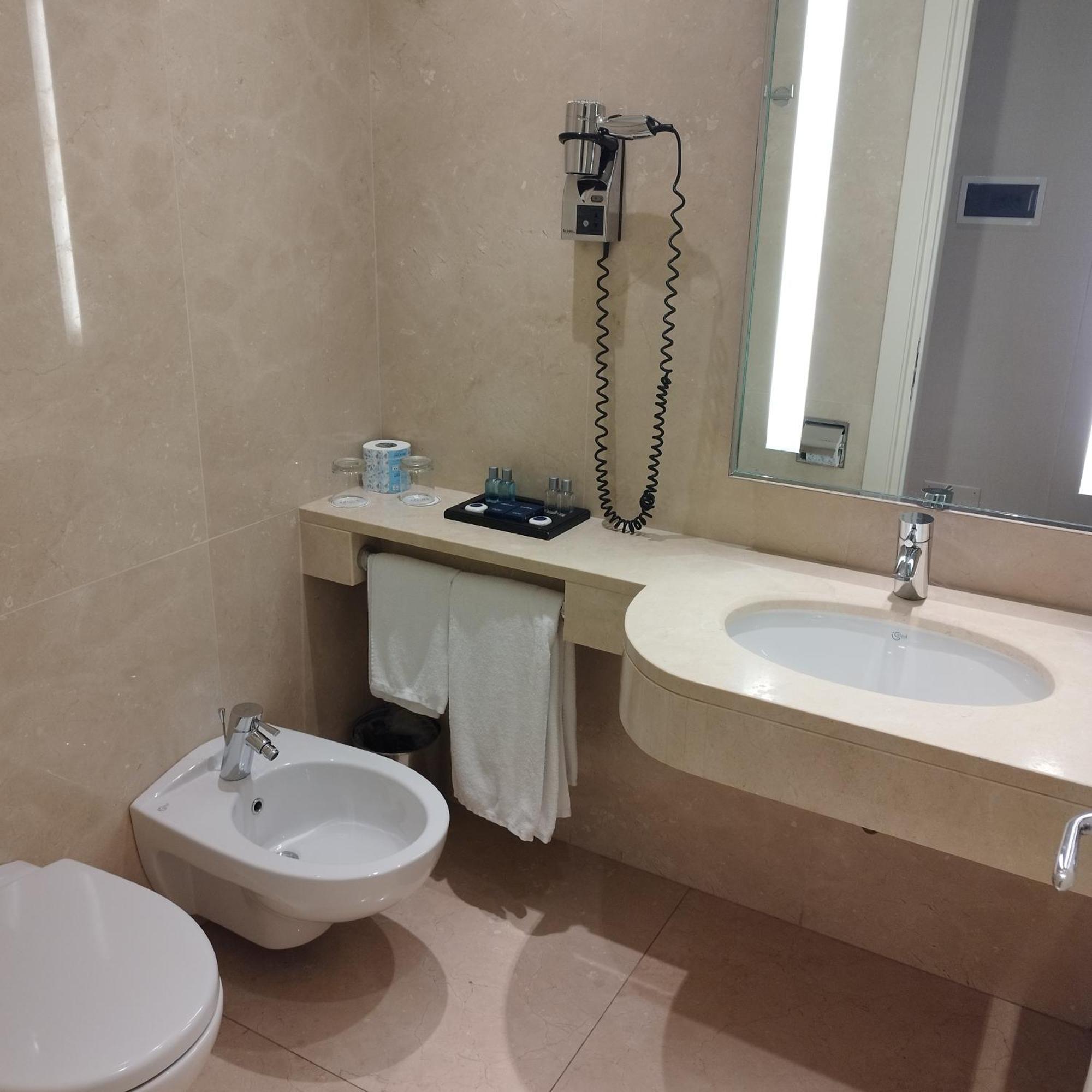 Ergife Palace Hotel Рим Екстериор снимка