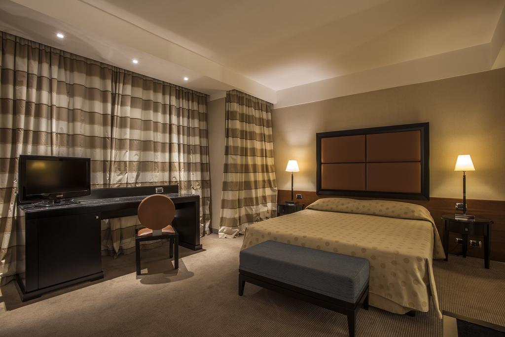 Ergife Palace Hotel Рим Екстериор снимка
