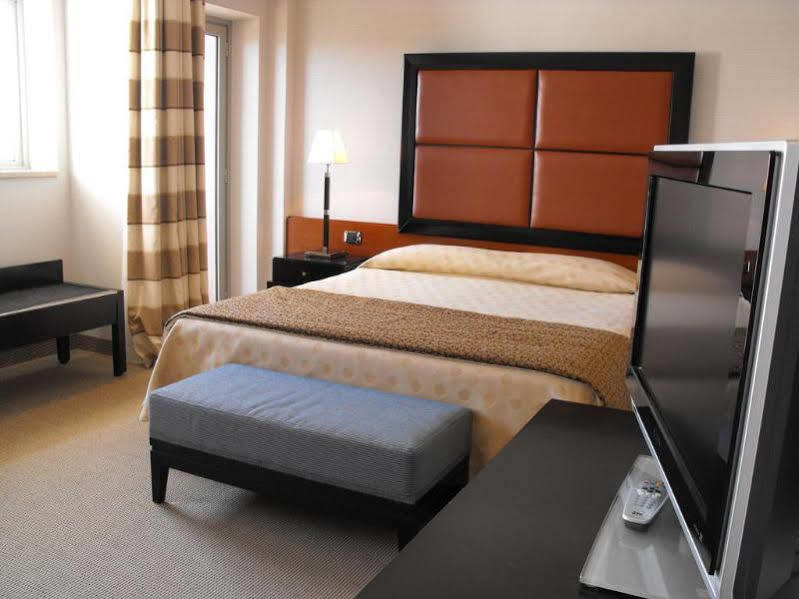 Ergife Palace Hotel Рим Екстериор снимка